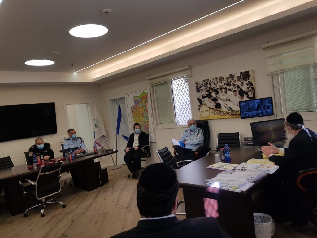 לאחר האירועים בעיר: ראש עיריית בני ברק והסמפכ"ל נפגשו • צפו