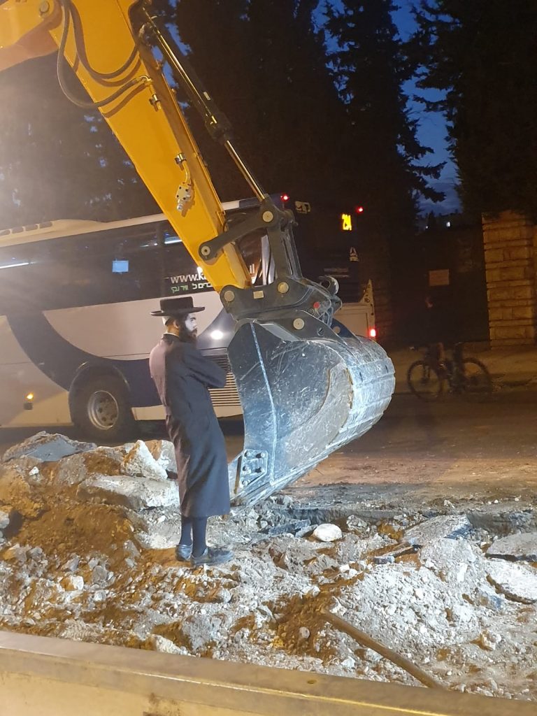 "פה לא תהיה רכבת": הפגנה סוערת נגד הרכבת הקלה בבר אילן