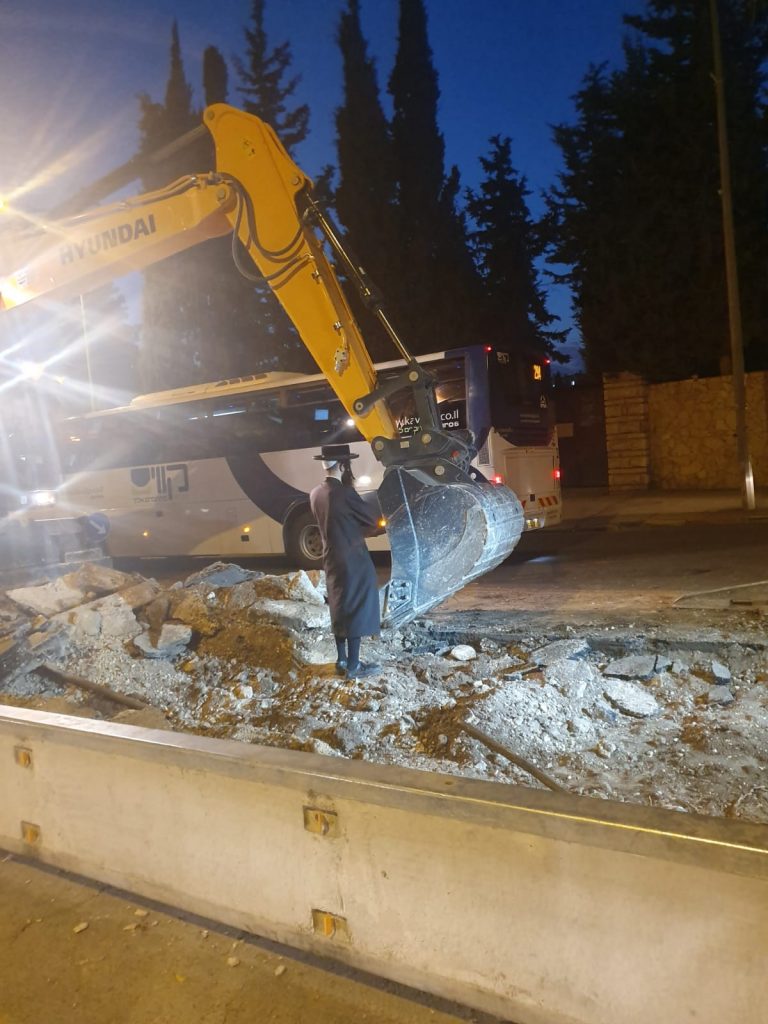 "פה לא תהיה רכבת": הפגנה סוערת נגד הרכבת הקלה בבר אילן