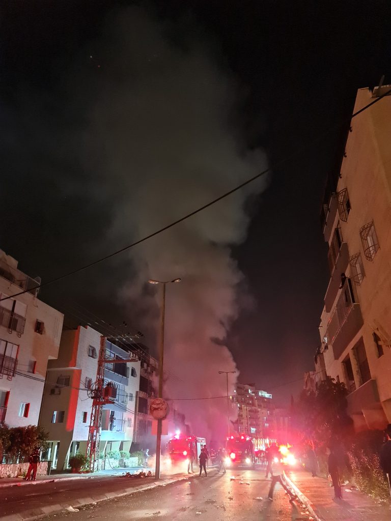 מראות קשים בבני ברק: נער הצית אוטובוס, בכיבוי סירבו להגיע מראות קשים בבני ברק: נער הצית אוטובוס, בכיבוי סירבו להגיע