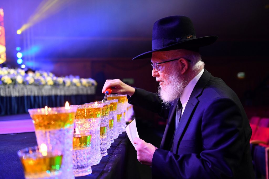 מוסדות 'כסא רחמים' במפגן אדיר בשידור חי • גלריה מוסדות 'כסא רחמים' במפגן אדיר בשידור חי • גלריה