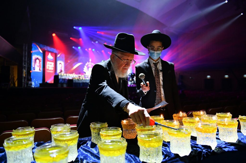 מוסדות 'כסא רחמים' במפגן אדיר בשידור חי • גלריה מוסדות 'כסא רחמים' במפגן אדיר בשידור חי • גלריה