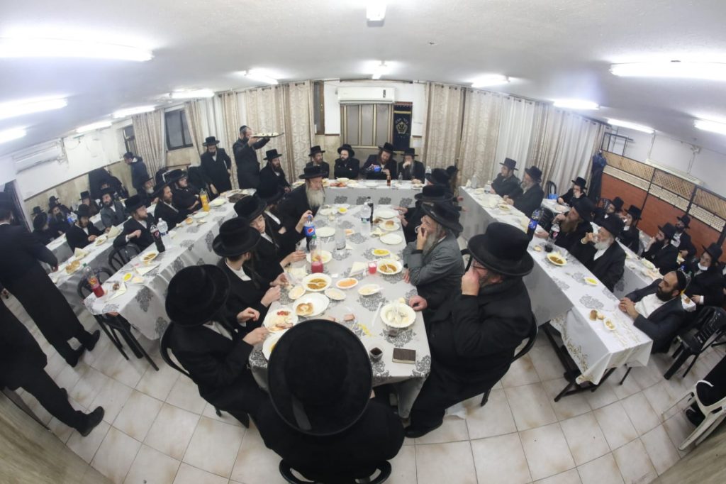 תיעוד: סעודת ההילולא של כ"ק הגה"צ מהרי"א ווייס זצוק"ל מספינקא