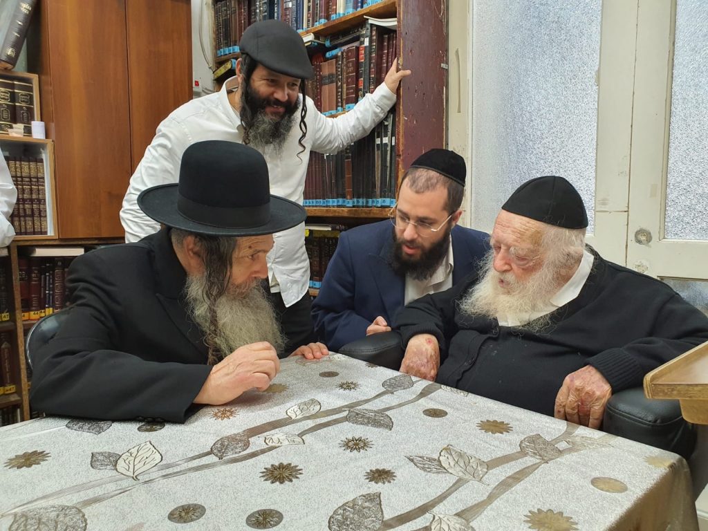 תיעוד: ראש ישיבת חוט של חסד אצל שר התורה תיעוד: ראש ישיבת חוט של חסד אצל שר התורה