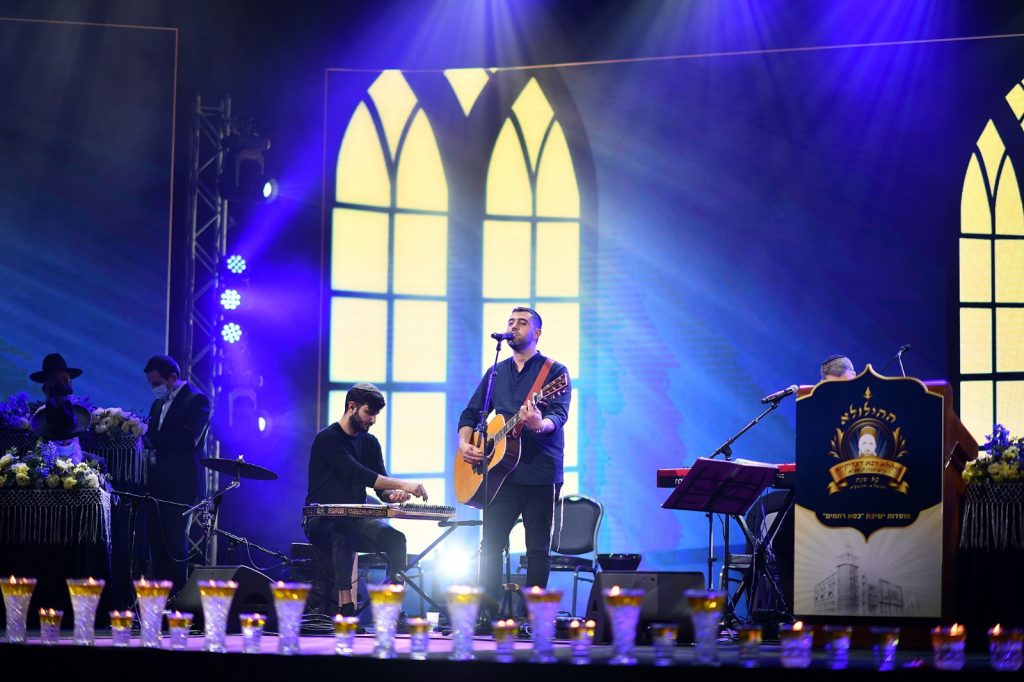 מוסדות 'כסא רחמים' במפגן אדיר בשידור חי • גלריה מוסדות 'כסא רחמים' במפגן אדיר בשידור חי • גלריה