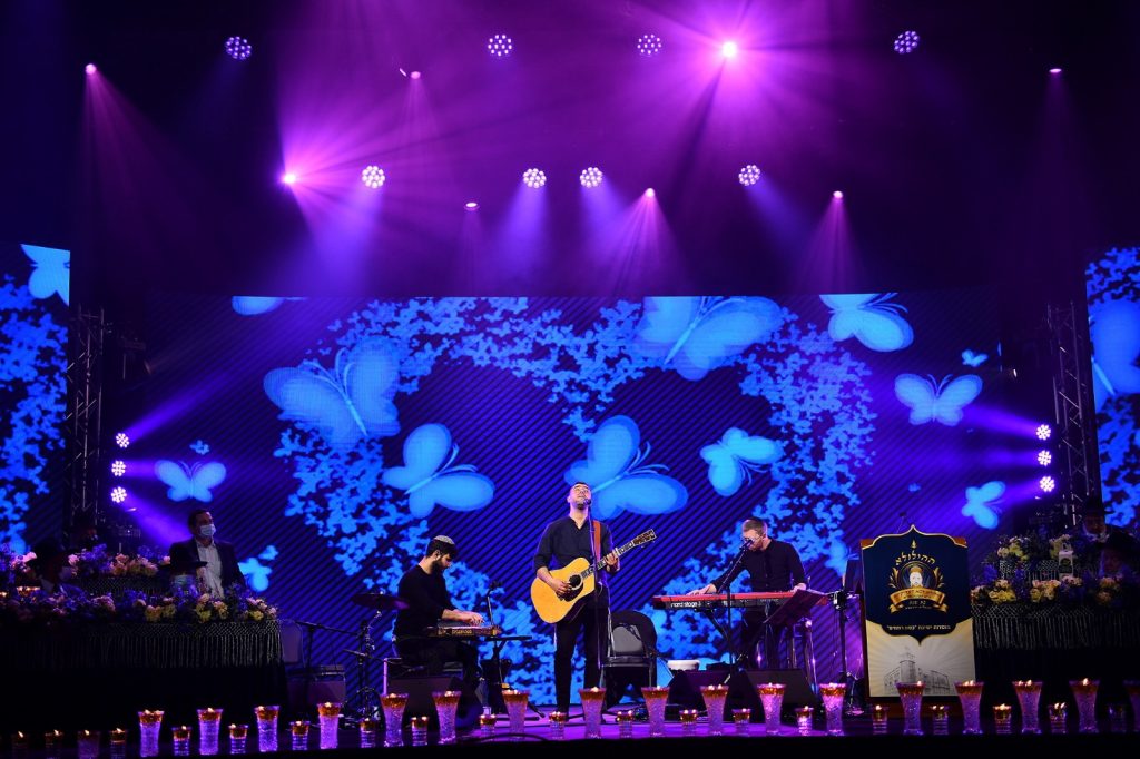 מוסדות 'כסא רחמים' במפגן אדיר בשידור חי • גלריה מוסדות 'כסא רחמים' במפגן אדיר בשידור חי • גלריה