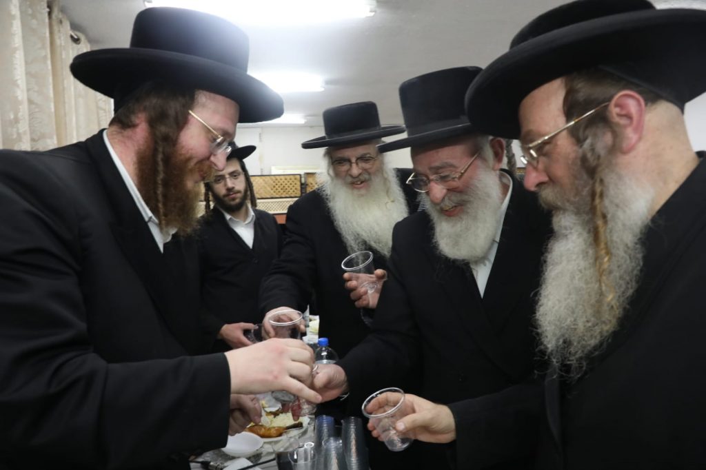 תיעוד: סעודת ההילולא של כ"ק הגה"צ מהרי"א ווייס זצוק"ל מספינקא