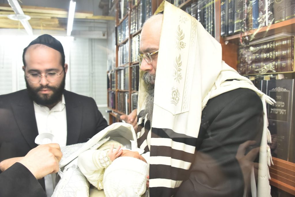 תיעוד: הגר"ח קניבסקי בסנדקאות, הגר"א בידרמן בברכות