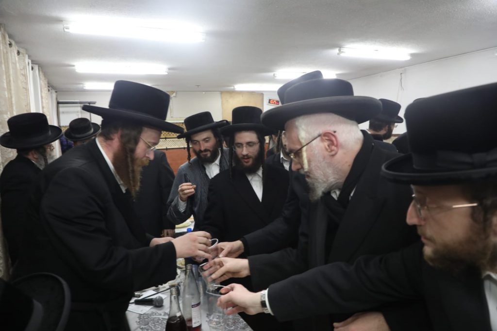 תיעוד: סעודת ההילולא של כ"ק הגה"צ מהרי"א ווייס זצוק"ל מספינקא