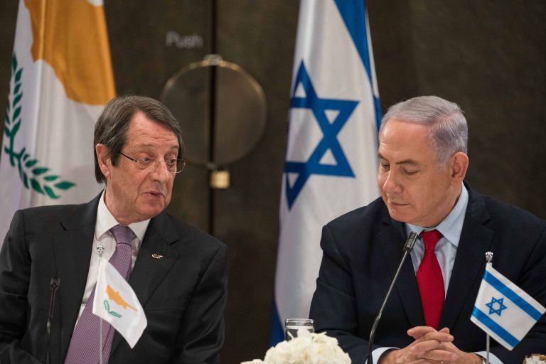 "נשיא קפריסין פנה לנתניהו בבקשה לקבל חיסונים לקורונה" "נשיא קפריסין פנה לנתניהו בבקשה לקבל חיסונים לקורונה"