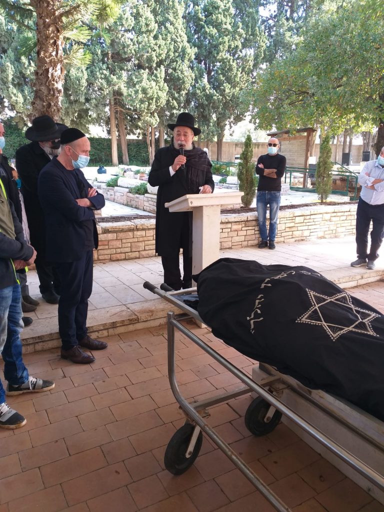 הראשון לציון קרע את בגדו על אחיו ופרץ בבכי • צפו