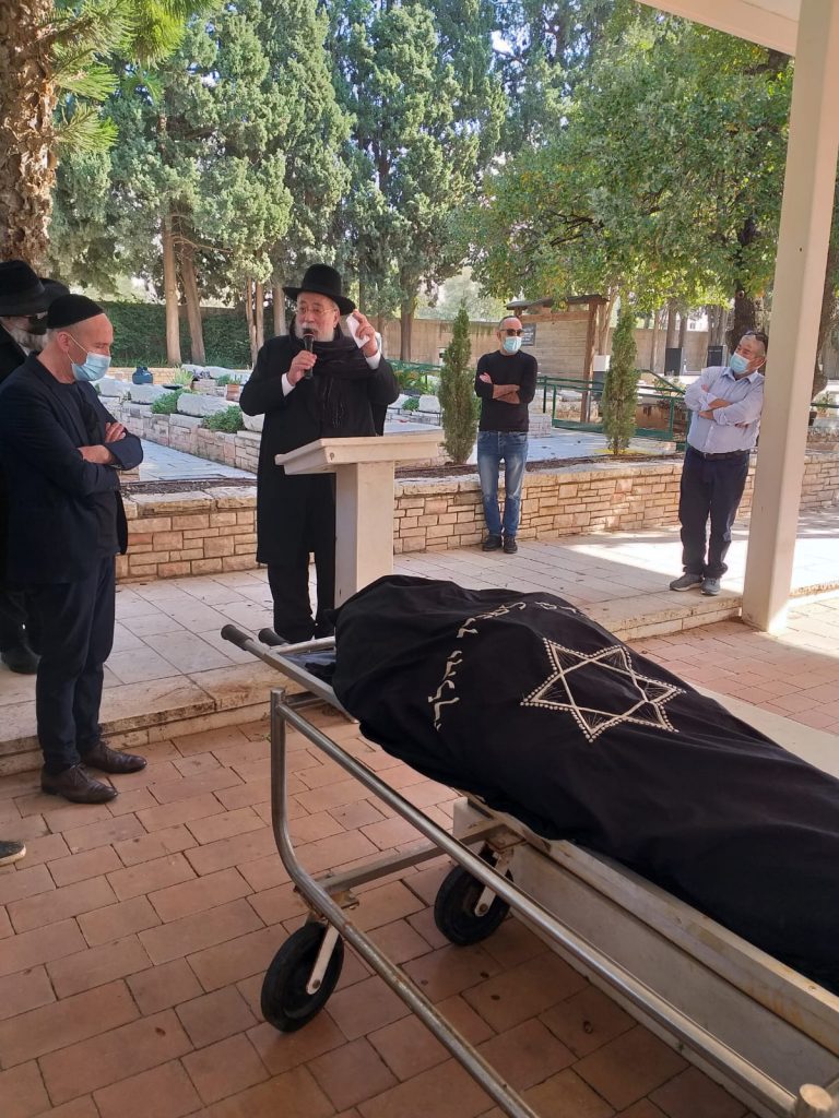 הראשון לציון קרע את בגדו על אחיו ופרץ בבכי • צפו