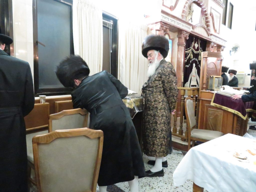 תיעוד: ההבדלה הראשונה של בן האדמו''ר מדינוב