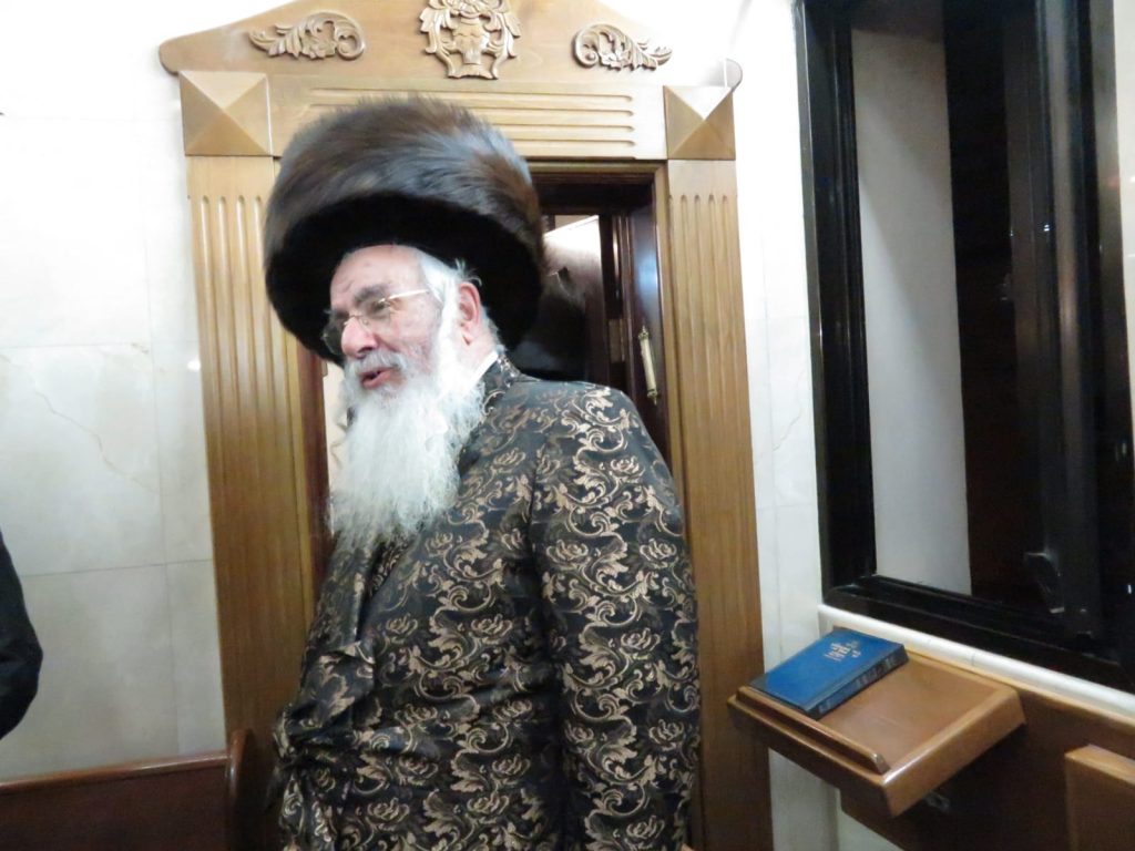 תיעוד: ההבדלה הראשונה של בן האדמו''ר מדינוב