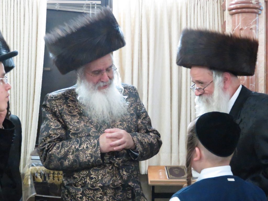 תיעוד: ההבדלה הראשונה של בן האדמו''ר מדינוב