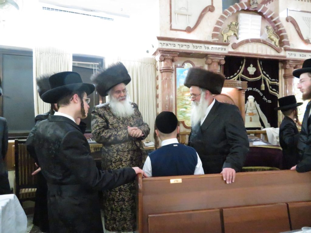 תיעוד: ההבדלה הראשונה של בן האדמו''ר מדינוב