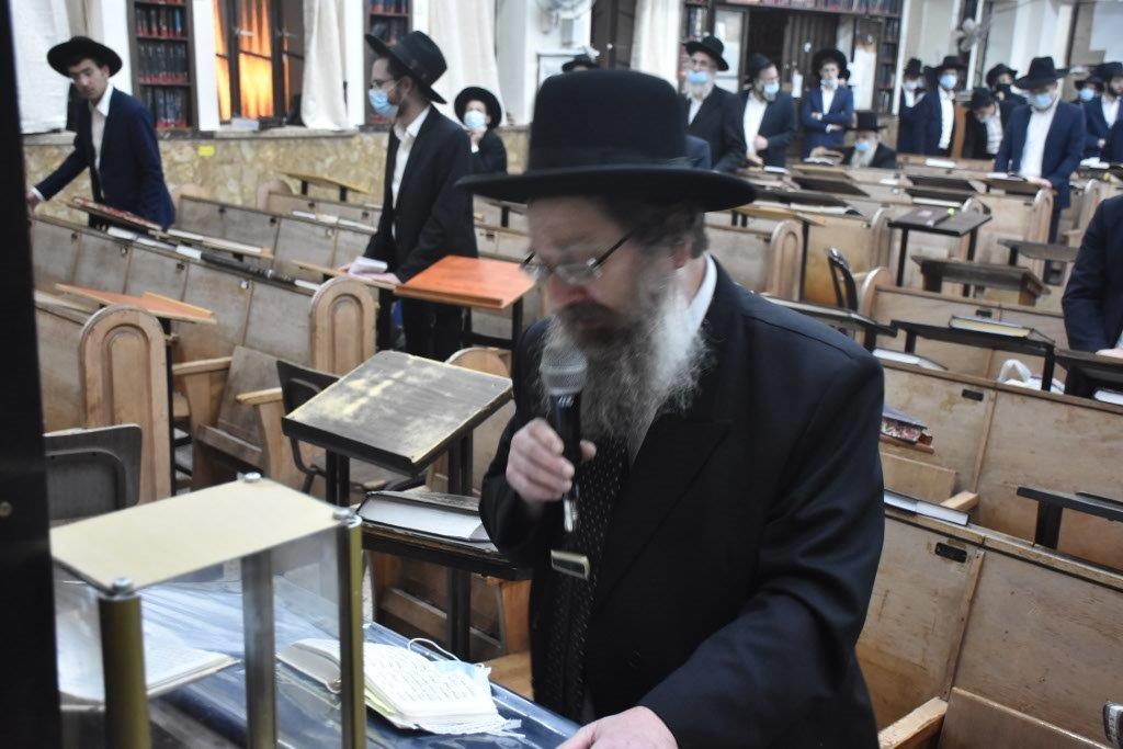 תיעוד: שר התורה התפלל לרפואת הגרמ"ד סולובייצ'יק