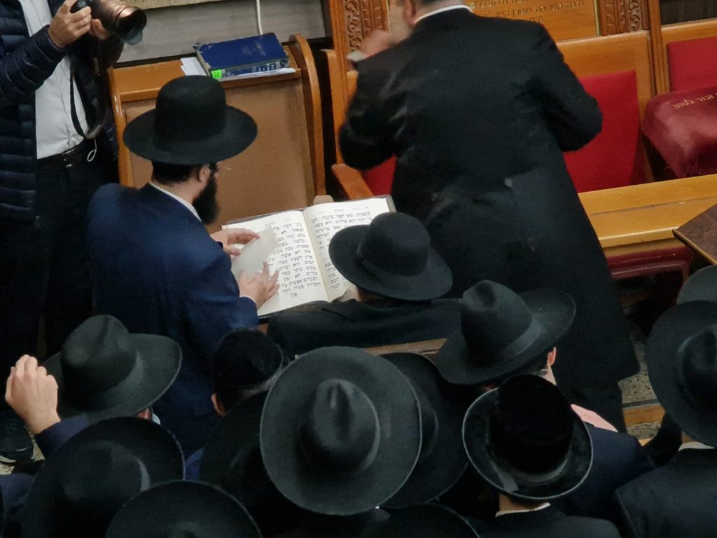 תיעוד: שר התורה התפלל לרפואת הגרמ"ד סולובייצ'יק