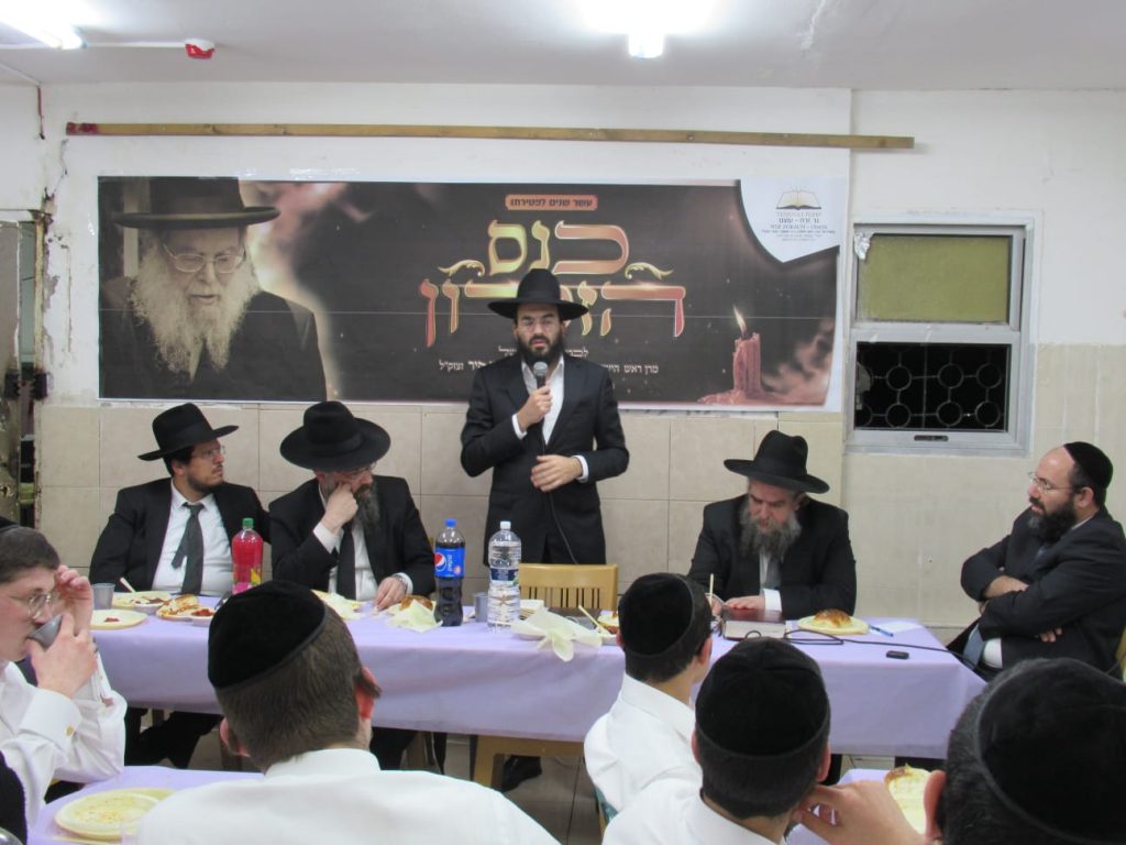 תיעוד: האדמו"ר רבי פנחס אבוחצירא במלווה מלכה בעוצם