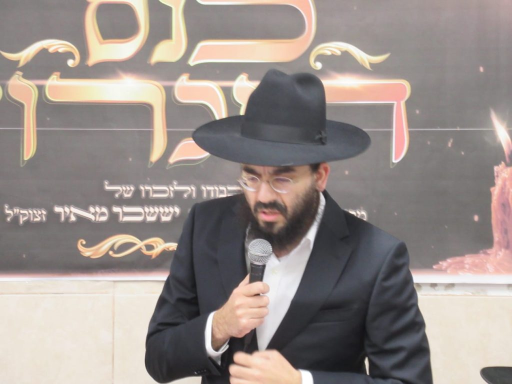 תיעוד: האדמו"ר רבי פנחס אבוחצירא במלווה מלכה בעוצם