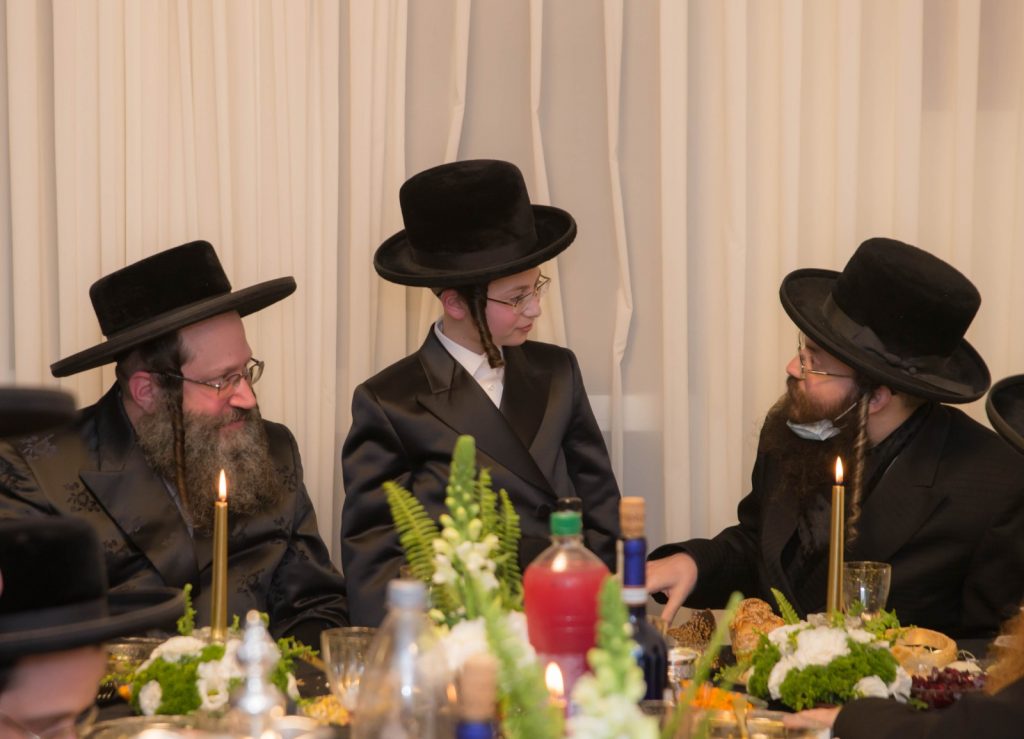 שמחת הבר מצווה בחצר חסידות דעעש קרית יואל