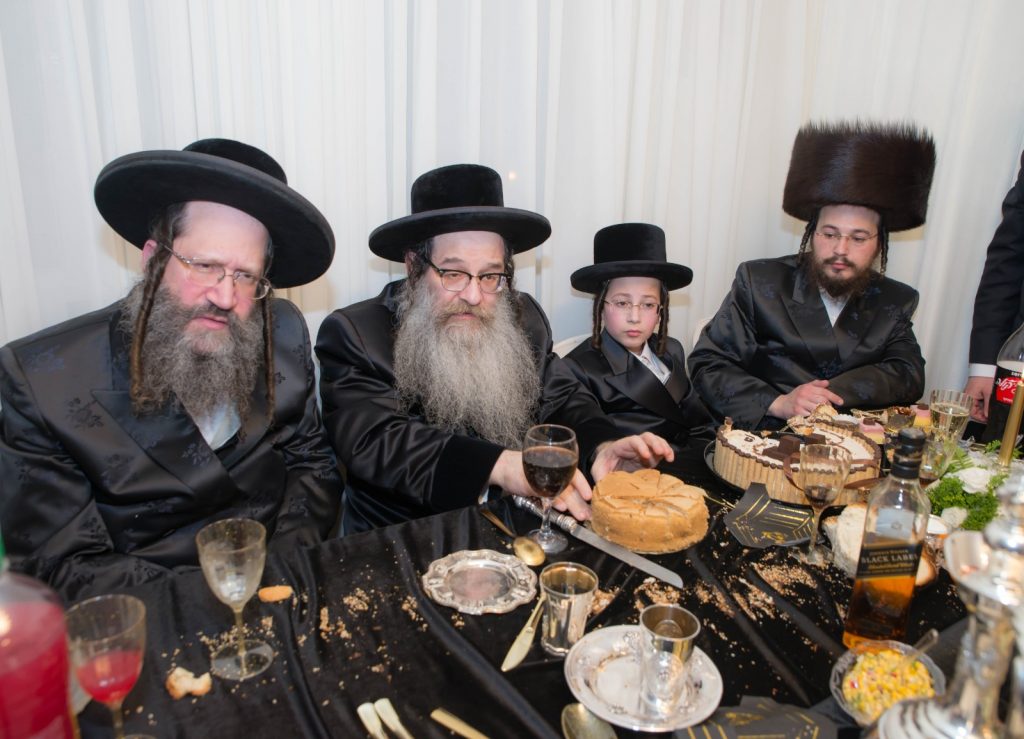 שמחת הבר מצווה בחצר חסידות דעעש קרית יואל