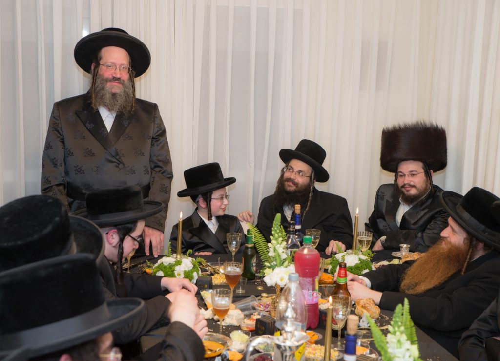 שמחת הבר מצווה בחצר חסידות דעעש קרית יואל