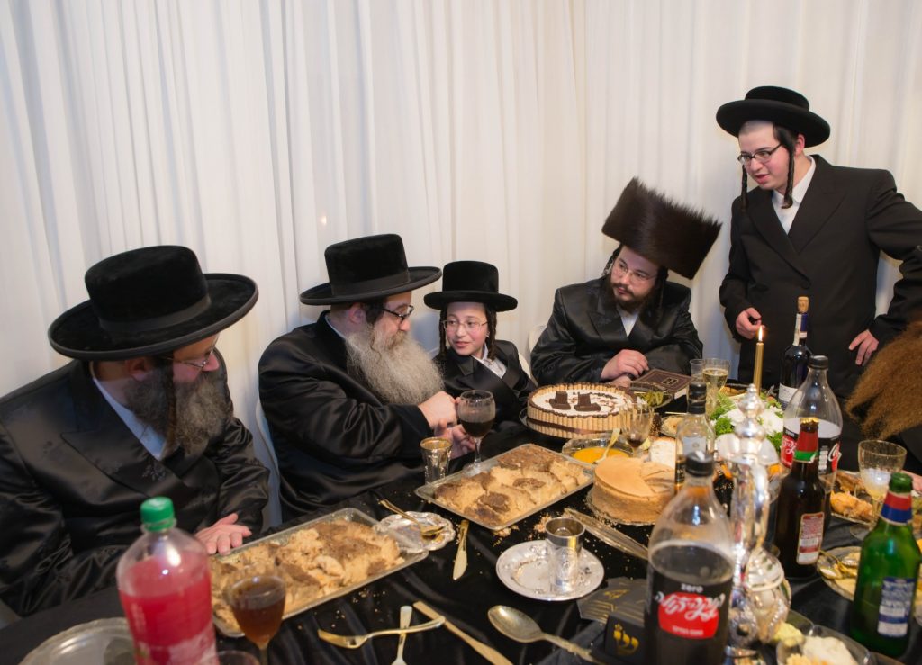 שמחת הבר מצווה בחצר חסידות דעעש קרית יואל