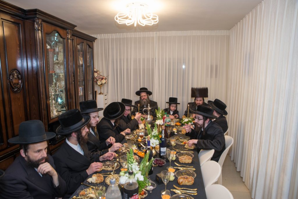 שמחת הבר מצווה בחצר חסידות דעעש קרית יואל