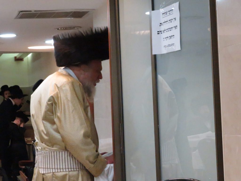 גלריה: האדמו''ר ממבקשי אמונה שבת בבני ברק גלריה: האדמו''ר ממבקשי אמונה שבת בבני ברק