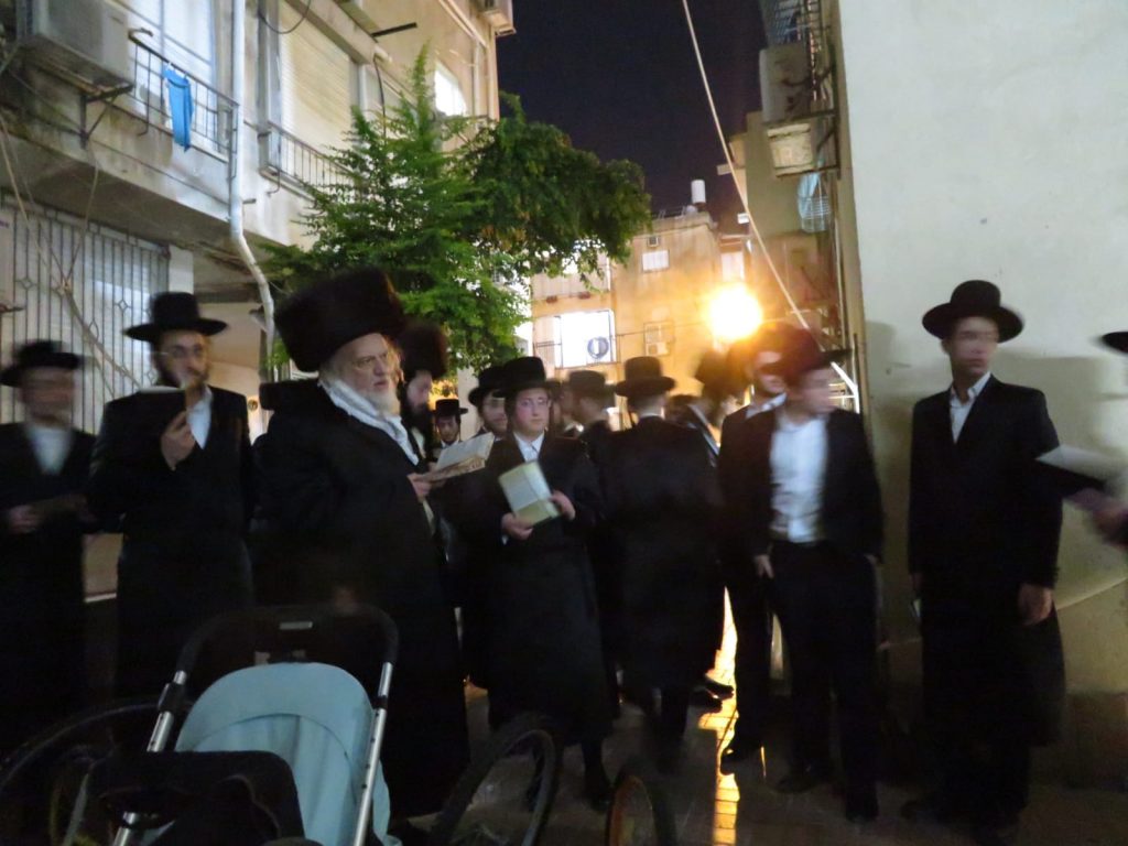 גלריה: האדמו''ר ממבקשי אמונה שבת בבני ברק גלריה: האדמו''ר ממבקשי אמונה שבת בבני ברק