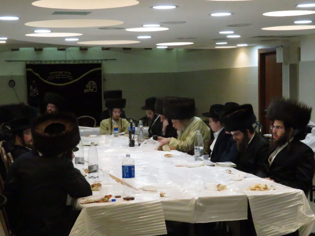 גלריה: האדמו''ר ממבקשי אמונה שבת בבני ברק גלריה: האדמו''ר ממבקשי אמונה שבת בבני ברק