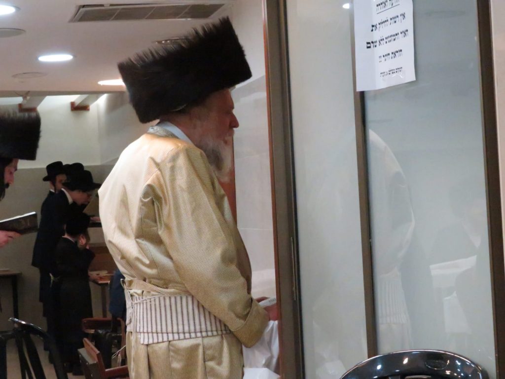 גלריה: האדמו''ר ממבקשי אמונה שבת בבני ברק גלריה: האדמו''ר ממבקשי אמונה שבת בבני ברק