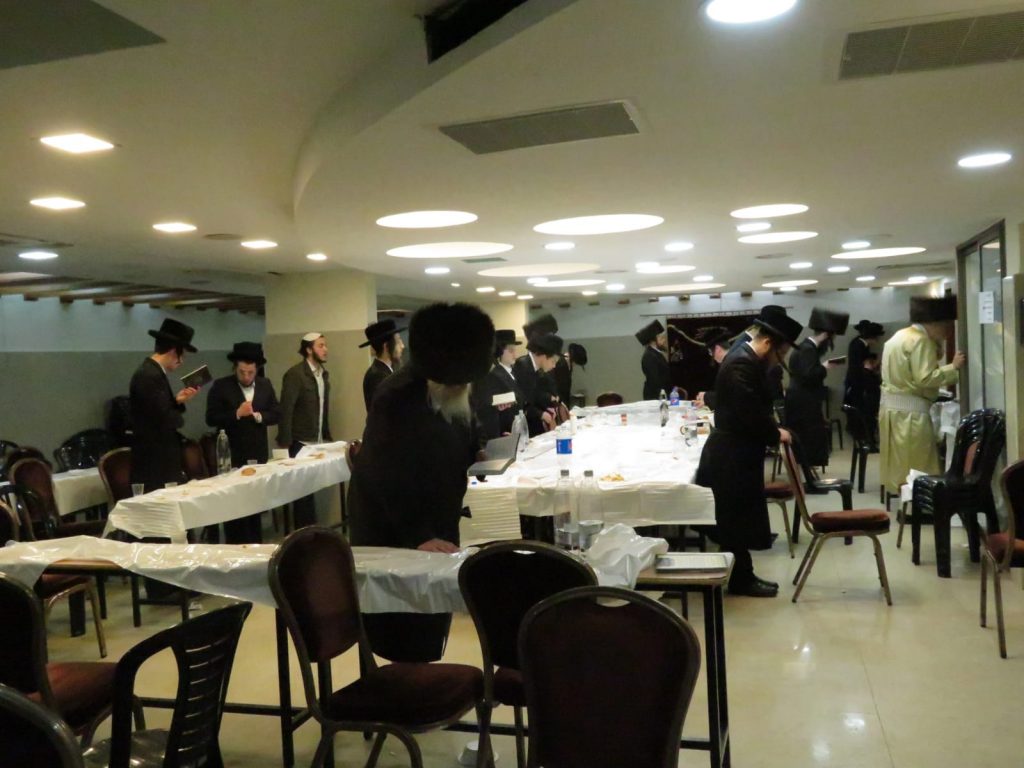 גלריה: האדמו''ר ממבקשי אמונה שבת בבני ברק גלריה: האדמו''ר ממבקשי אמונה שבת בבני ברק