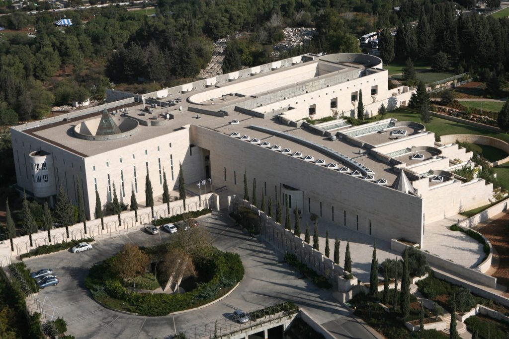 יריב לוין: תיקי נתניהו הינם פוליטיים - האשמות חסרות בסיס יריב לוין: תיקי נתניהו הינם פוליטיים - האשמות חסרות בסיס