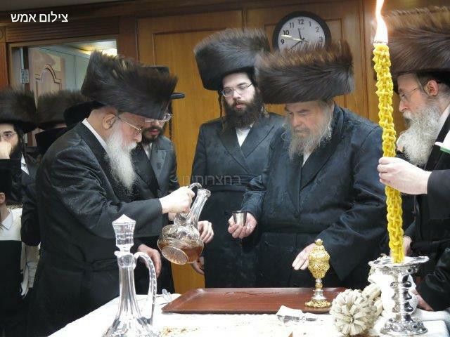 האדמו"ר מבעלזא בהבדלה ובסעודת מלווה מלכה