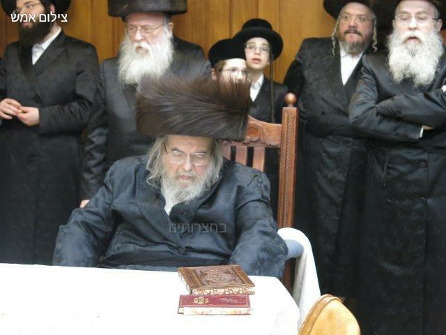 האדמו"ר מבעלזא בהבדלה ובסעודת מלווה מלכה