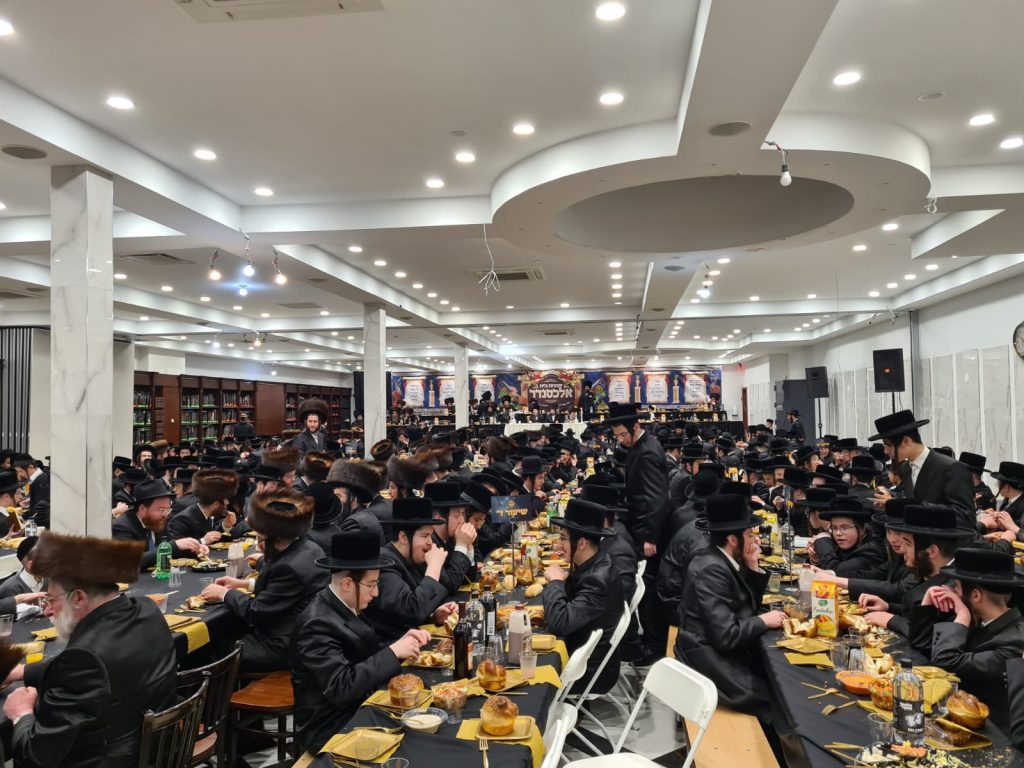 האדמו"ר מאלכסנדר ארה"ב בסעודה שלישית ובשבע ברכות • גלריה