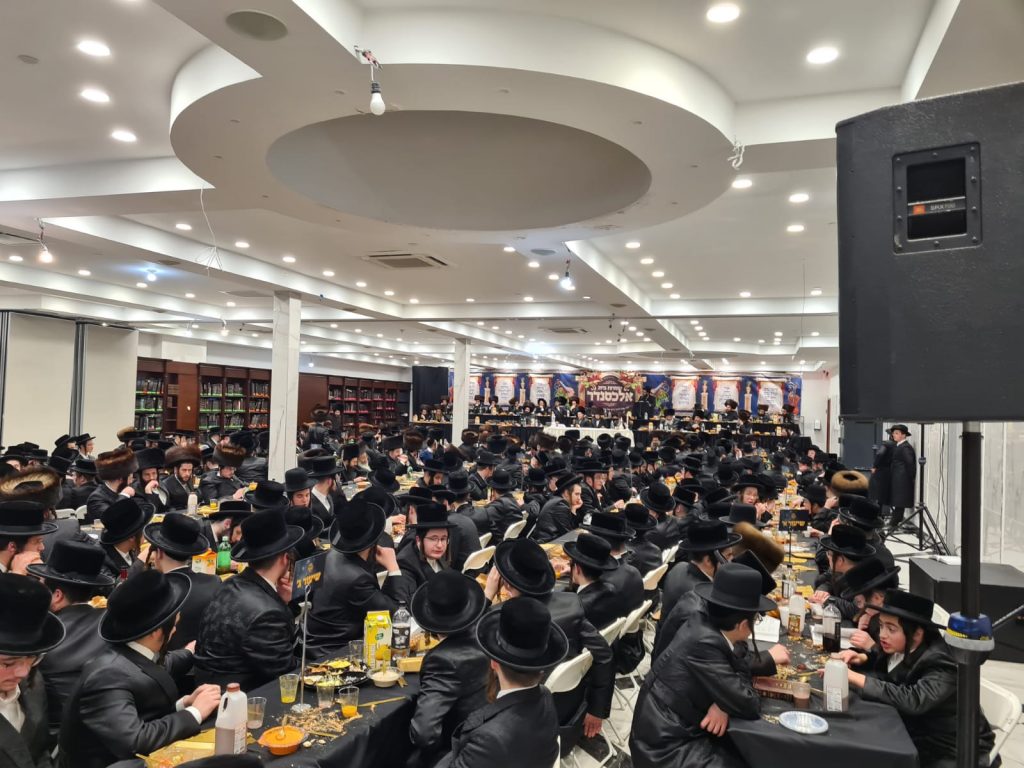 האדמו"ר מאלכסנדר ארה"ב בסעודה שלישית ובשבע ברכות • גלריה