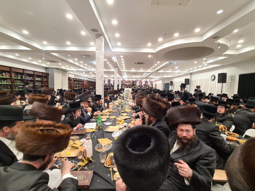 האדמו"ר מאלכסנדר ארה"ב בסעודה שלישית ובשבע ברכות • גלריה