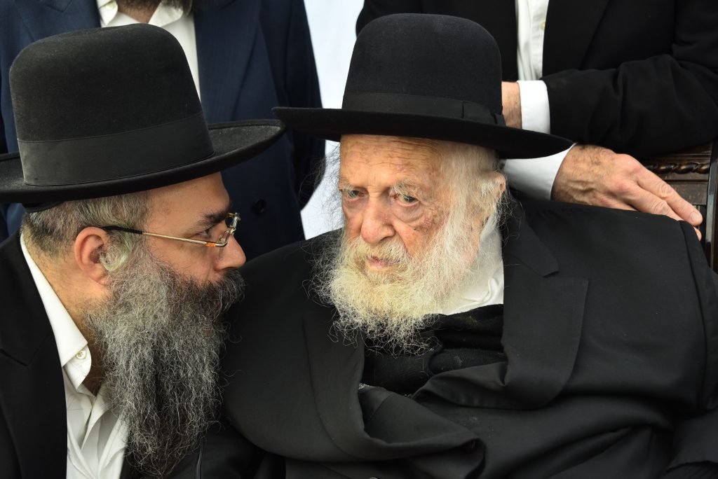 שר התורה הגיע למעונו של ראש הישיבה לנחמו על פטירת אחיו