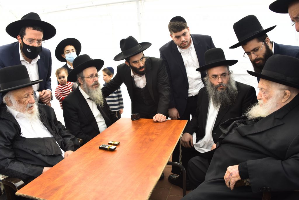 שר התורה הגיע למעונו של ראש הישיבה לנחמו על פטירת אחיו