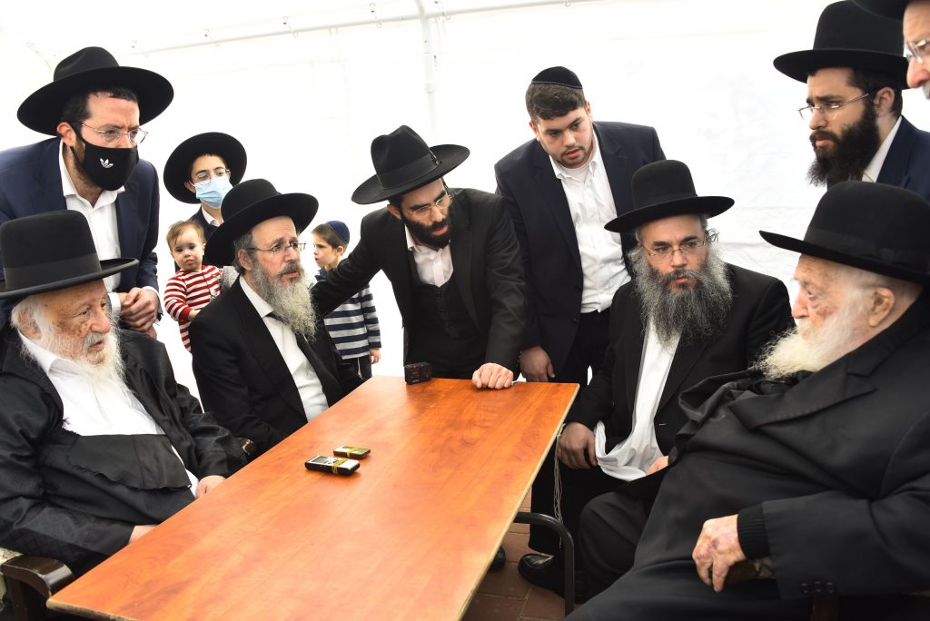 שר התורה הגיע למעונו של ראש הישיבה לנחמו על פטירת אחיו