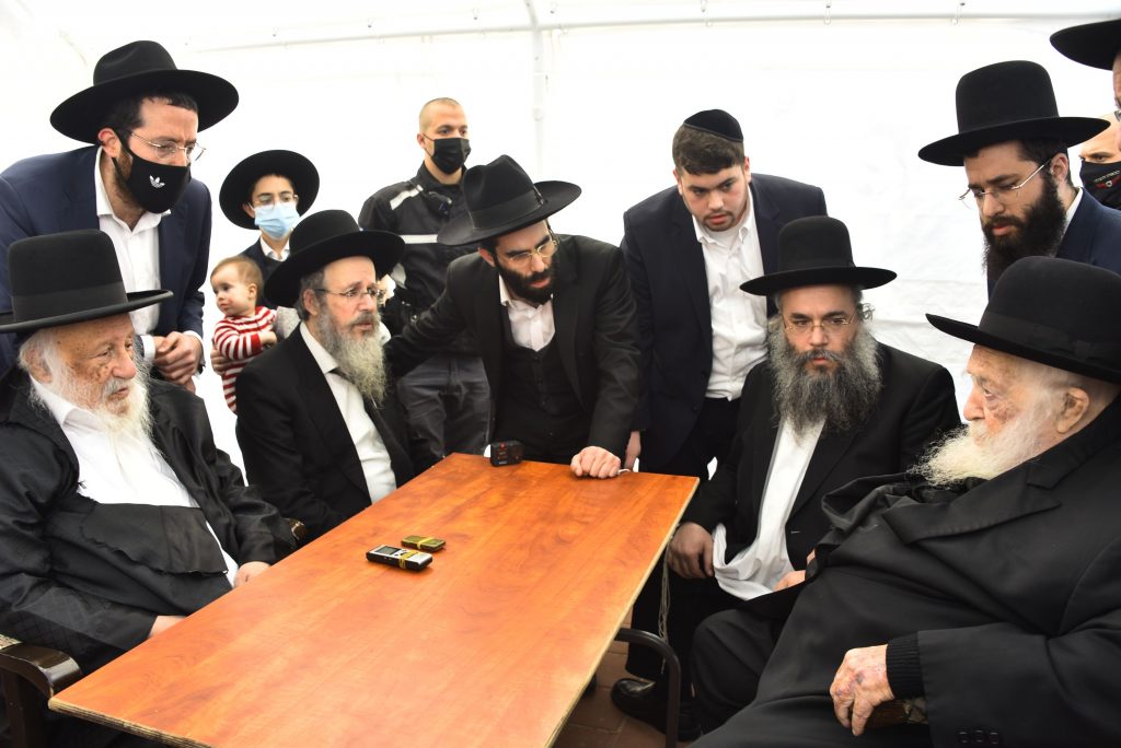 שר התורה הגיע למעונו של ראש הישיבה לנחמו על פטירת אחיו