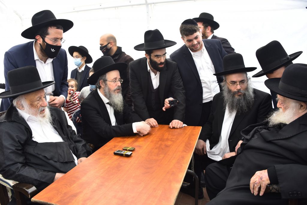 שר התורה הגיע למעונו של ראש הישיבה לנחמו על פטירת אחיו