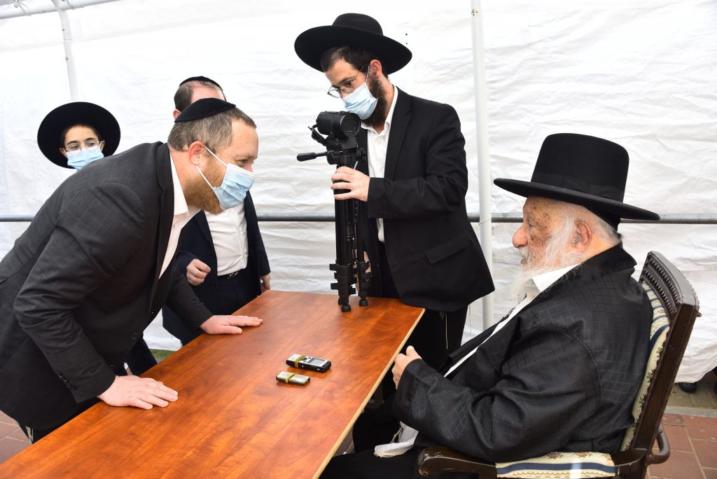 שר התורה הגיע למעונו של ראש הישיבה לנחמו על פטירת אחיו