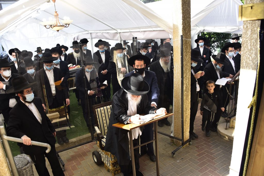 שר התורה הגיע למעונו של ראש הישיבה לנחמו על פטירת אחיו