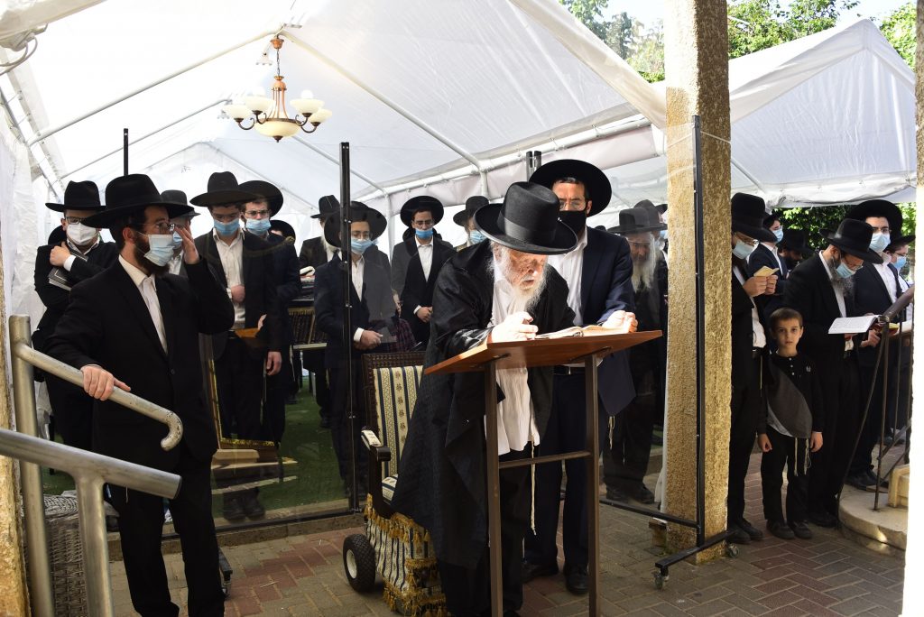 שר התורה הגיע למעונו של ראש הישיבה לנחמו על פטירת אחיו