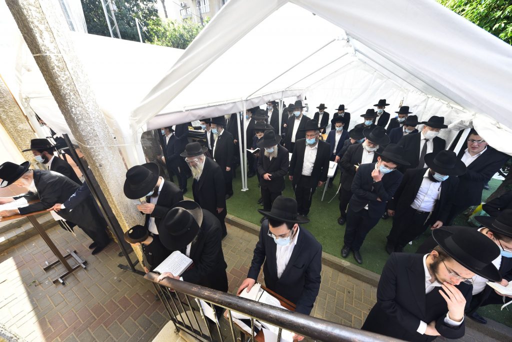 שר התורה הגיע למעונו של ראש הישיבה לנחמו על פטירת אחיו