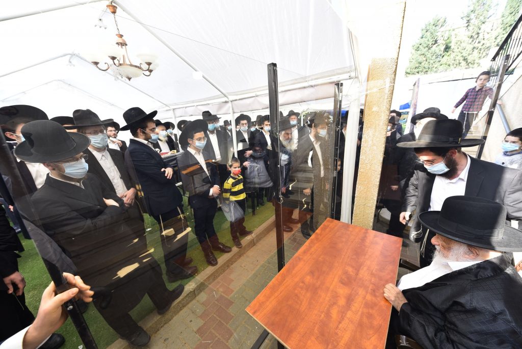 שר התורה הגיע למעונו של ראש הישיבה לנחמו על פטירת אחיו